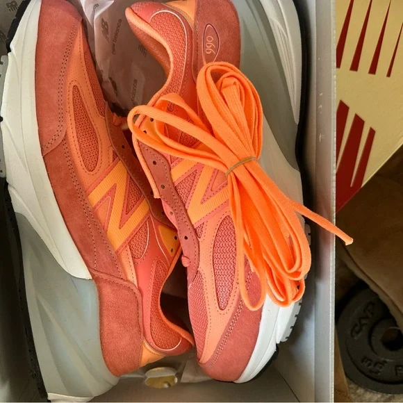 New Balance 990v6 sneakers, Men’s 11.5 Sunrise Rose Suede MADE in USA - Picture 3 of 9